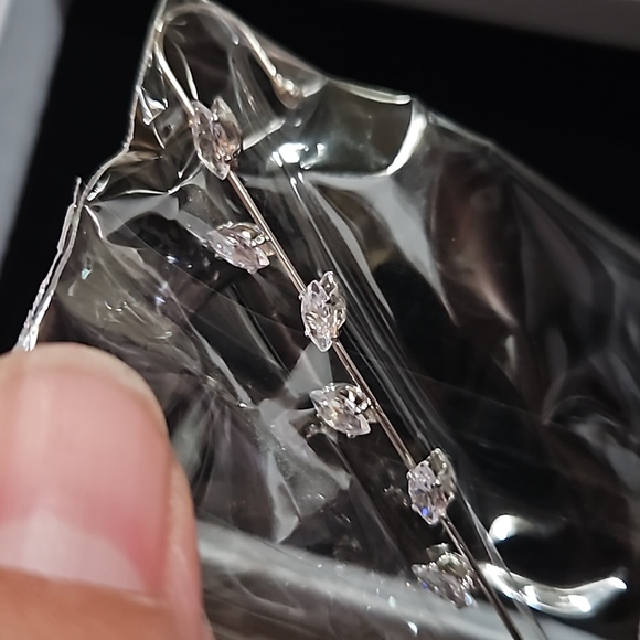 FINAL NEW Brazil Zircon Ear Pin  Still wrapped - Picture 4 of 8